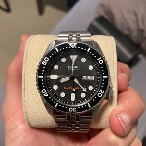 Seiko skx007 black dial automatic jubilee bracelet